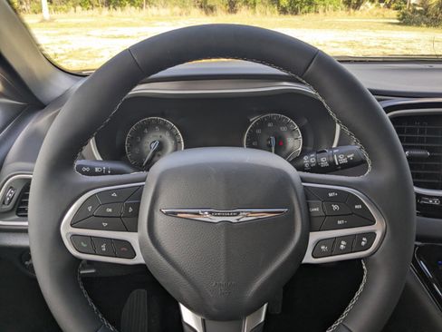 New 2025 Chrysler Voyager LX image 21