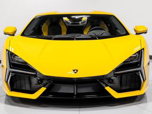 Used 2024 Lamborghini Revuelto image 8