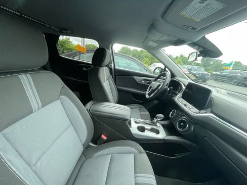 Used 2025 Chevrolet Blazer LT AWD/4WD image 9
