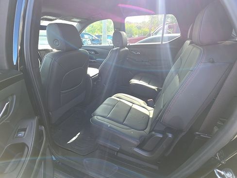 Used 2023 Chevrolet Traverse RS FWD image 8
