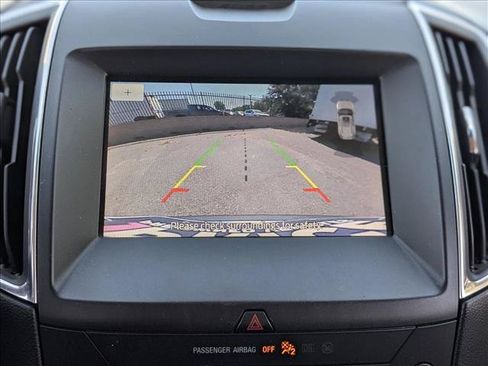 Used 2020 Ford Edge Titanium FWD image 13