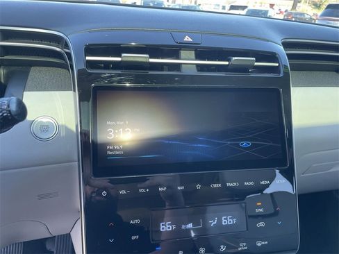 Used 2022 Hyundai Tucson Limited image 12