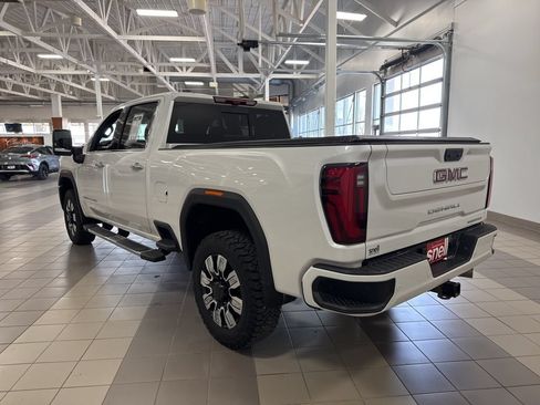Used 2025 GMC Sierra 3500 Denali w/ Technology Package AWD/4WD image 3