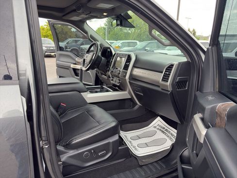 Used 2019 Ford F350 Lariat w/ Lariat Ultimate Package AWD/4WD image 30