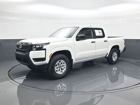 New 2026 Nissan Frontier S image 3