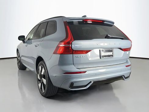 Certified 2023 Volvo XC60 T8 Plus AWD/4WD image 5