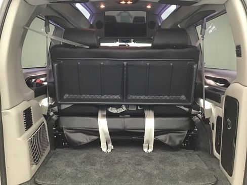 Used 2023 GMC Savana 2500 image 7