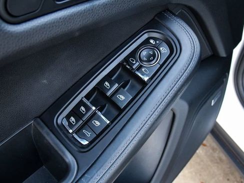 Used 2020 Porsche Macan S image 13