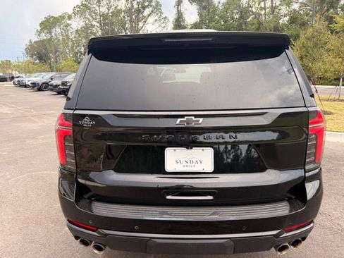 Used 2025 Chevrolet Suburban Z71 AWD/4WD image 4