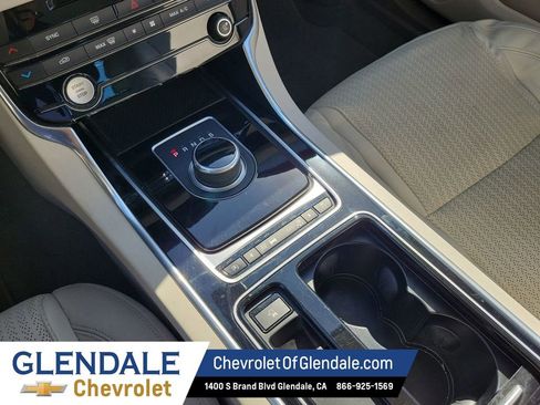 Used 2017 Jaguar XF Prestige image 27