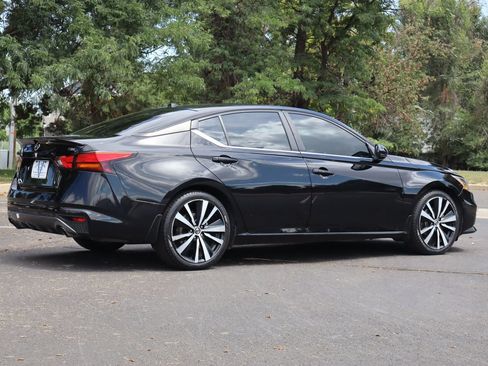 Used 2020 Nissan Altima 2.5 SR w/ Premium Package FWD image 5