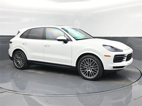 Used 2023 Porsche Cayenne S Platinum w/ Assistance Package image 1