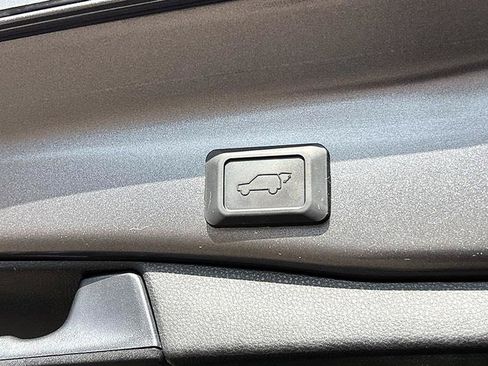 Used 2024 Toyota RAV4 XLE Premium FWD image 40