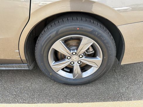 Used 2021 Honda Odyssey EX image 5