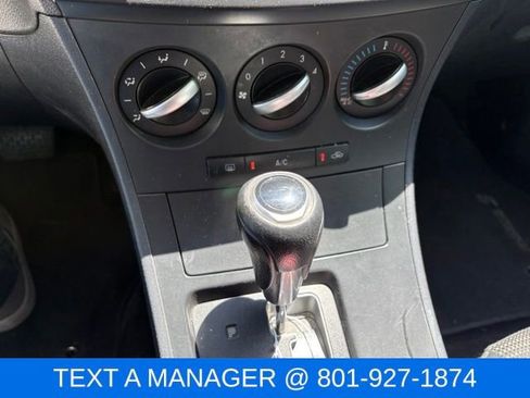 Used 2012 MAZDA MAZDA3 i Touring FWD image 21