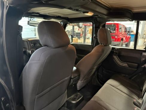 Used 2018 Jeep Wrangler Unlimited Sport AWD/4WD image 34