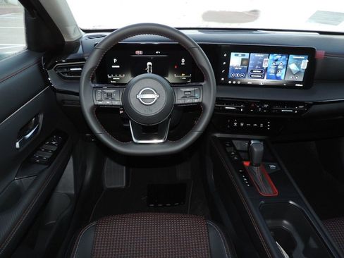 New 2026 Nissan Kicks SR image 17