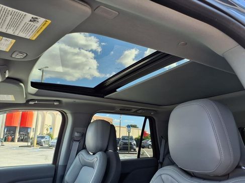 Used 2020 Lincoln Navigator Reserve w/ Luxury Package image 25