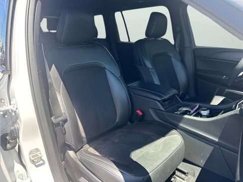 Used 2023 Jeep Grand Cherokee L Altitude AWD/4WD image 13
