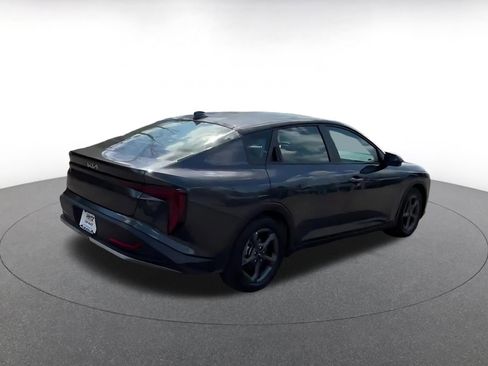 Used 2025 Kia K4 LXS image 14
