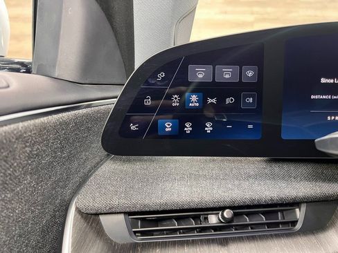 Used 2025 Lucid Air Touring AWD/4WD image 24