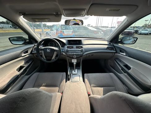 Used 2011 Honda Accord LX-P image 2