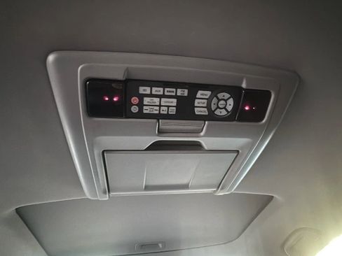 Used 2018 Honda Pilot Touring image 24