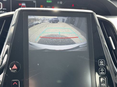 Used 2018 Toyota Prius Prime Premium w/ Carpet Mat Package image 10