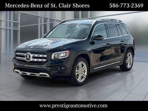 Used 2023 Mercedes-Benz GLB 250 4MATIC image 1