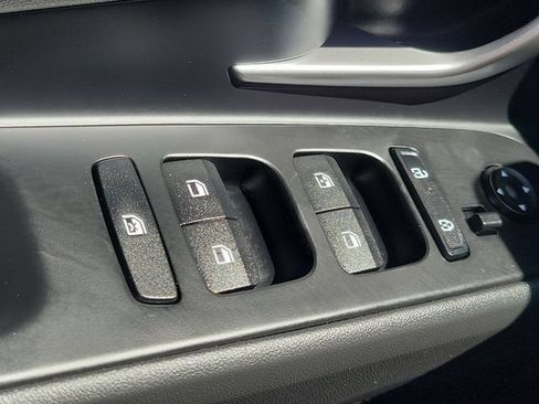 New 2026 Hyundai Elantra Limited FWD image 17