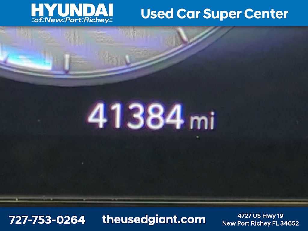 Certified 2022 Hyundai Tucson Limited w/ Cargo Package FWD image 32