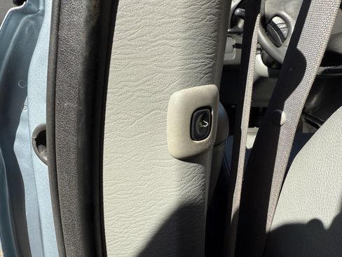 Used 2006 Chrysler Town & Country Touring image 73