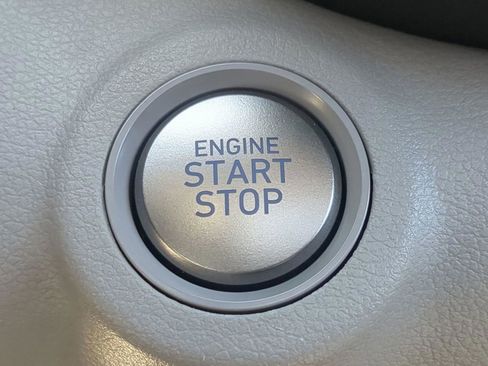 New 2025 Hyundai Venue SEL FWD image 27
