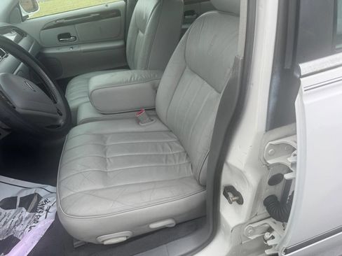 Used 1998 Lincoln Town Car Executive image 17