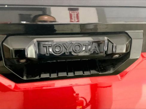 Used 2024 Toyota Tundra Platinum image 31