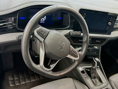 Used 2025 Volkswagen Jetta SE FWD image 18