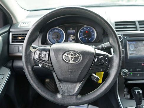 Used 2016 Toyota Camry LE image 12