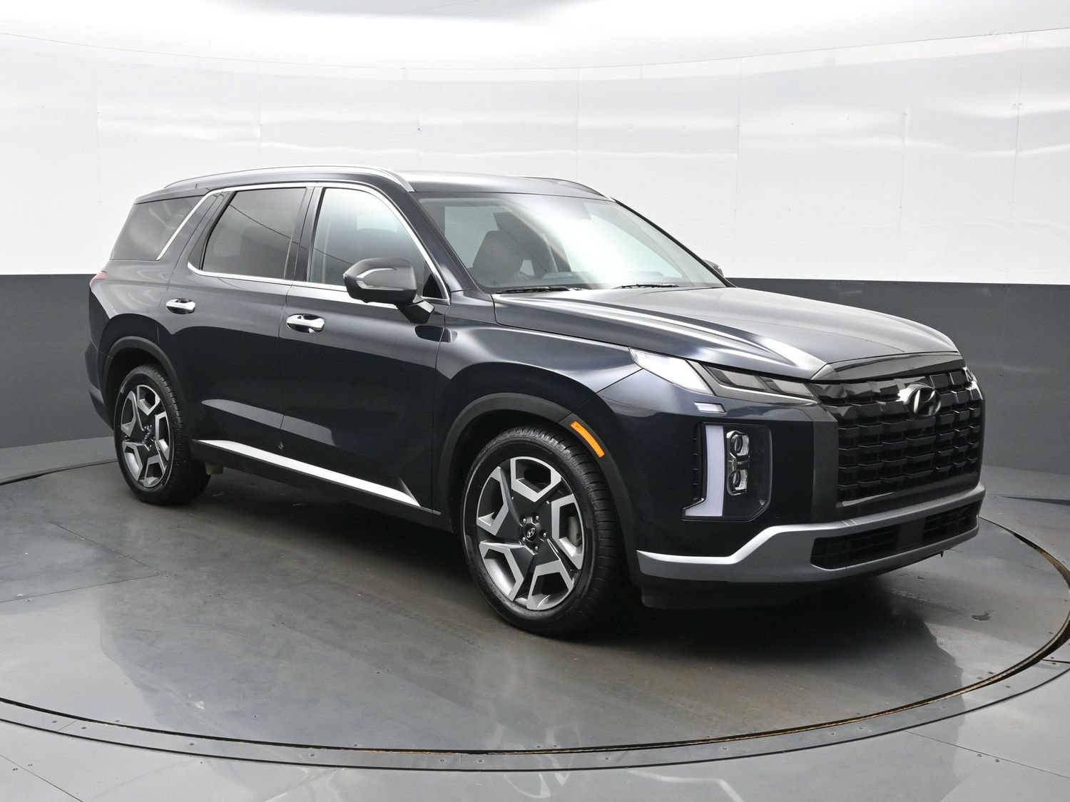 Certified 2023 Hyundai Palisade Limited w/ Cargo Package AWD/4WD image 8