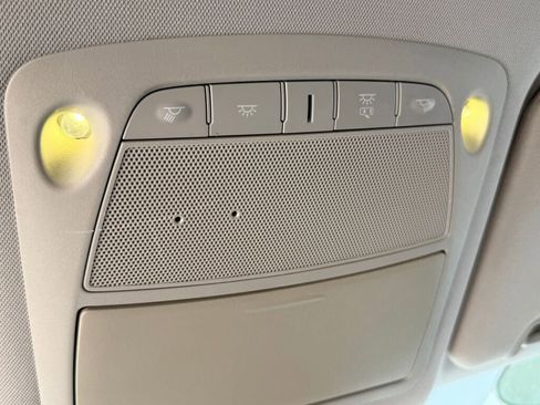 Used 2017 Nissan Rogue S image 25