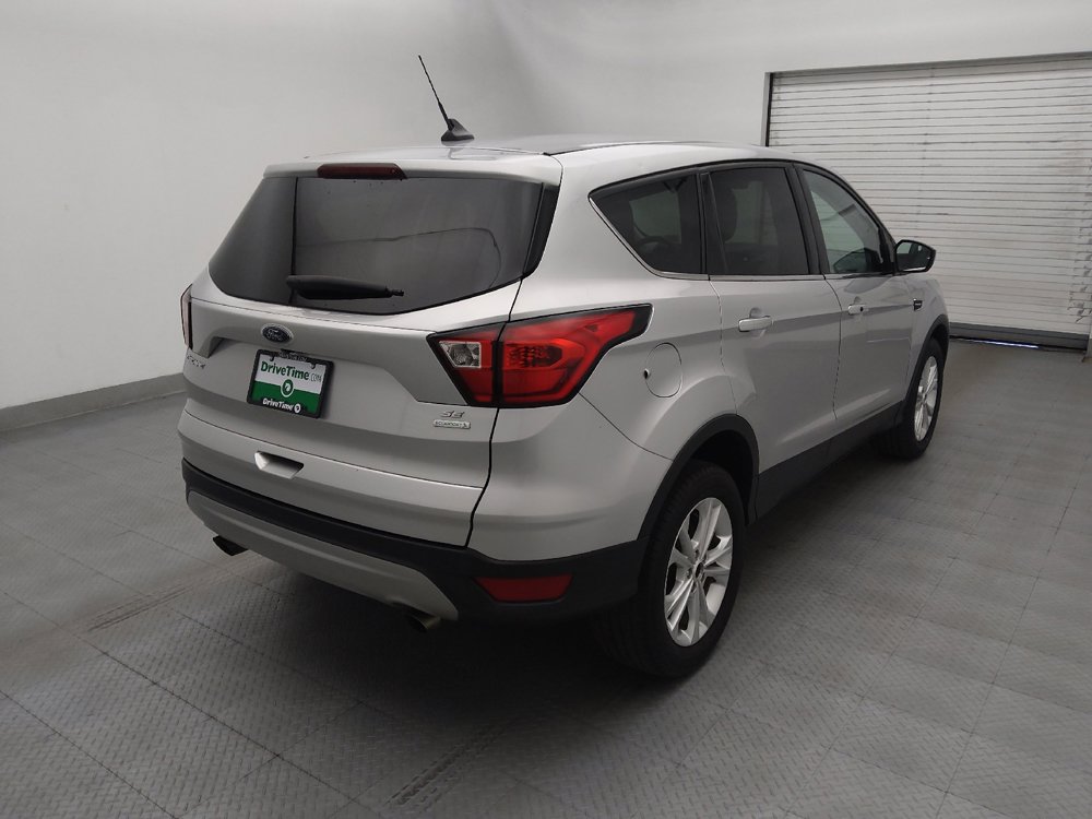 Used 2019 Ford Escape SE FWD image 9