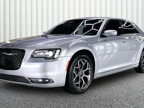 Used 2018 Chrysler 300 S AWD/4WD image 3