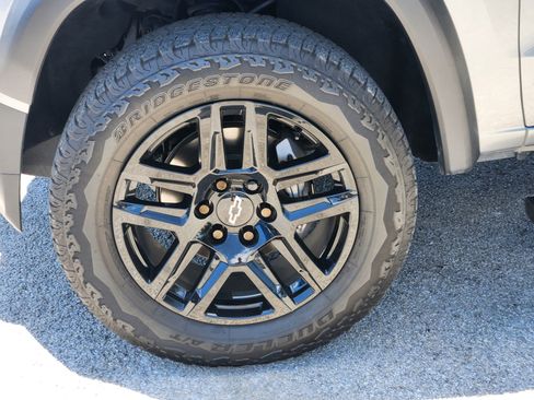 Used 2025 Chevrolet Colorado Trail Boss AWD/4WD image 29