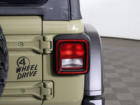 Used 2025 Jeep Wrangler Sport AWD/4WD image 14