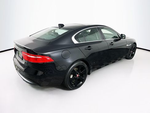 Used 2019 Jaguar XE Prestige RWD image 9