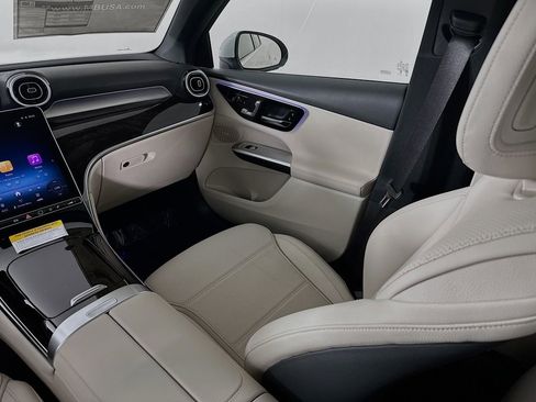 Used 2026 Mercedes-Benz GLC 300 GLC 300 image 23