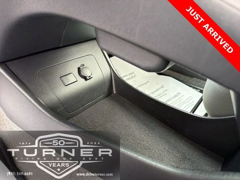 Used 2014 Toyota Prius Three image 17