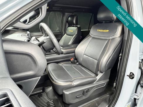 Used 2025 Ford Expedition Tremor AWD/4WD image 7