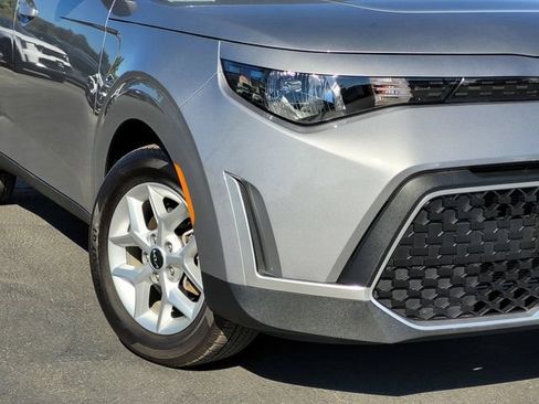 Certified 2025 Kia Soul LX w/ LX Technology Package FWD image 11