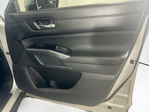 Used 2023 Nissan Pathfinder SL w/ SL Premium Package image 33