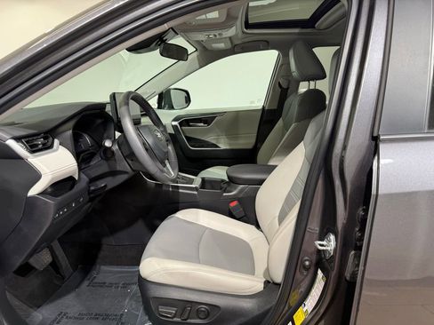 Certified 2023 Toyota RAV4 XLE Premium AWD/4WD image 13